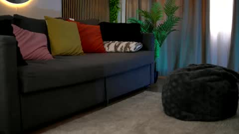 whitneyandrews online show from May 10, 6:48 am