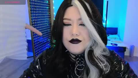 Laura  online show from March 8, 10:13 pm