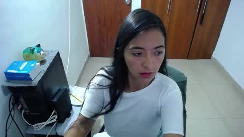 Snapshot of wifhot chatting on September 19, 10:03 am Ilauren online show from September 19, 10:03 am