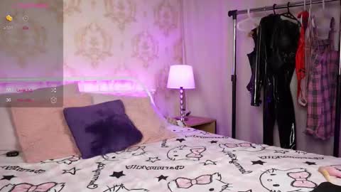 .. alice .. online show from December 4, 5:53 am