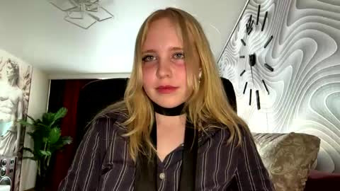 Anny online show from May 24, 2:16 pm