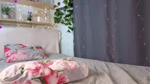 Anna online show from March 1, 11:59 pm