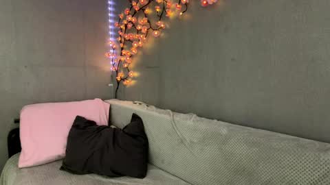 Olivia online show from May 15, 3:37 pm