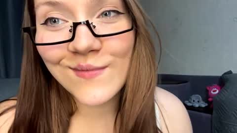 Adele online show from April 8, 5:26 pm