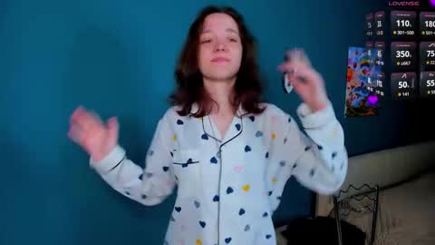 for u Alise online show from November 16, 4:47 am