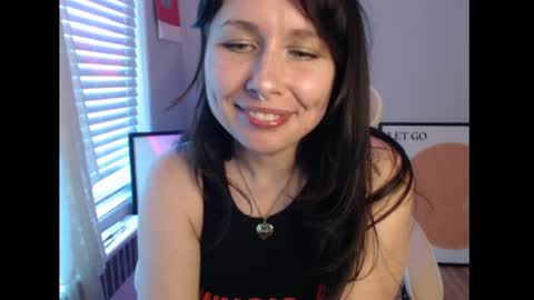 Snapshot of wingardiumleveveosa chatting on September 22, 11:47 pm Eevie online show from September 22, 11:47 pm