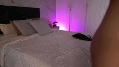 Win online show from February 19, 11:25 pm