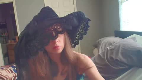 witchbitchmommy online show from March 27, 5:13 pm