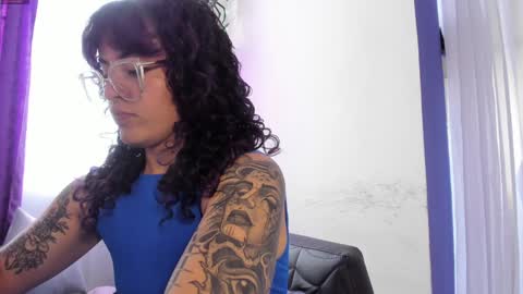     Luna Violeta  A r t i s t  online show from December 29, 9:30 pm