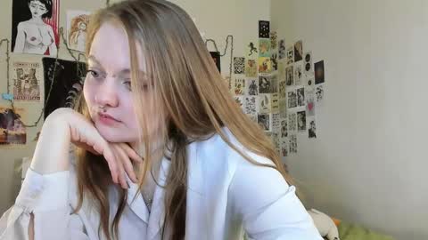 Snapshot of wonderconnie chatting on October 14, 5:54 am wonderconnie online show from October 14, 5:54 am