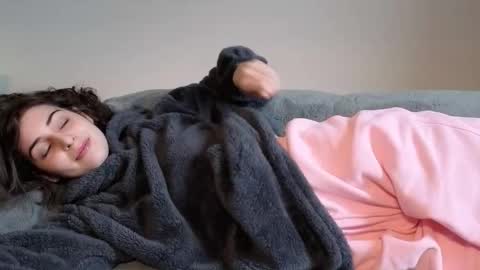 Stia online show from March 16, 4:48 am