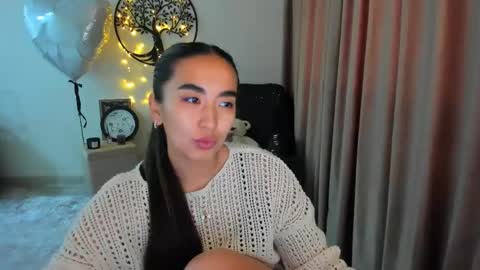 dudetta Kim online show from May 6, 9:24 am