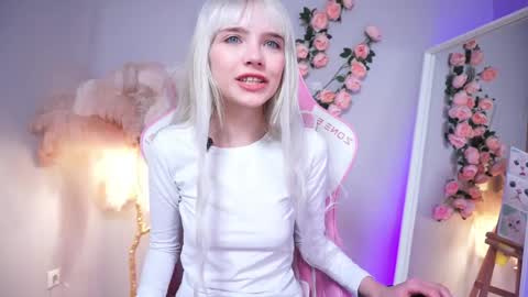wow_angel online show from May 3, 5:55 am