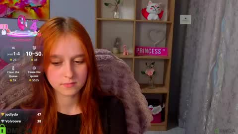 wow_emma_ online show from May 12, 4:13 pm