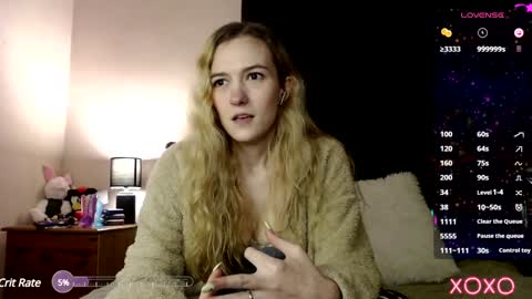 Snapshot of xelliee_rosex chatting on January 17, 11:29 pm EllieeRose online show from January 17, 11:29 pm