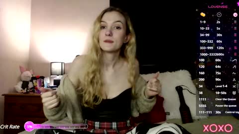 Snapshot of xelliee_rosex chatting on January 23, 9:18 pm EllieeRose online show from January 23, 9:18 pm