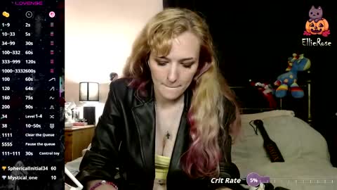 EllieeRose online show from May 9, 12:12 am