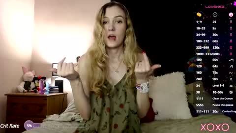 Snapshot of xelliee_rosex chatting on February 24, 7:42 am EllieeRose online show from February 24, 7:42 am