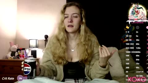 Snapshot of xelliee_rosex chatting on December 31, 8:34 pm EllieeRose online show from December 31, 8:34 pm