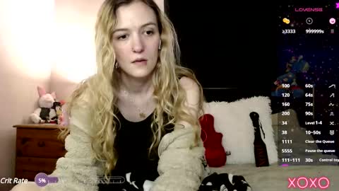 Snapshot of xelliee_rosex chatting on February 23, 1:31 am EllieeRose online show from February 23, 1:31 am