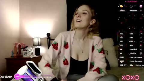 Snapshot of xelliee_rosex chatting on September 22, 11:25 pm EllieeRose online show from September 22, 11:25 pm