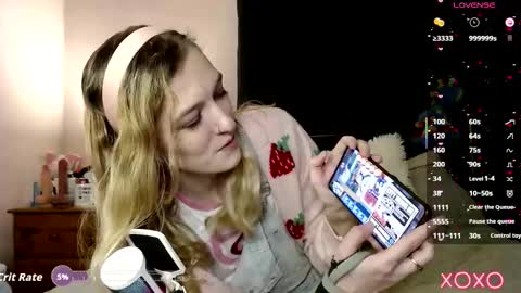 Snapshot of xelliee_rosex chatting on September 19, 8:30 pm EllieeRose online show from September 19, 8:30 pm