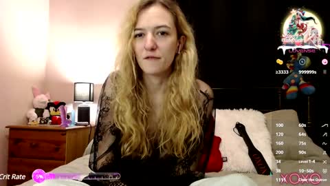 Snapshot of xelliee_rosex chatting on December 20, 12:27 pm EllieeRose online show from December 20, 12:27 pm