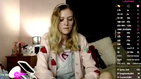 Snapshot of xelliee_rosex chatting on September 20, 8:40 pm EllieeRose online show from September 20, 8:40 pm