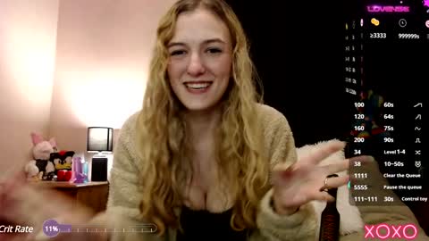 Snapshot of xelliee_rosex chatting on December 12, 7:48 pm EllieeRose online show from December 12, 7:48 pm