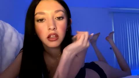 xenadreamx online show from May 24, 2:43 am