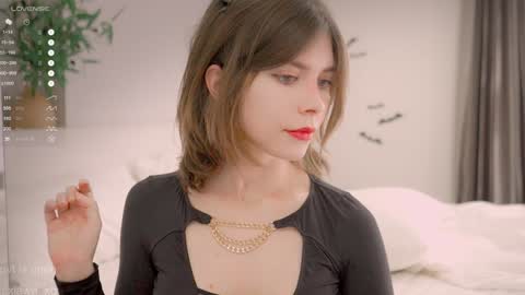 Xiawa short hair and Zira blondie online show from November 3, 5:00 am