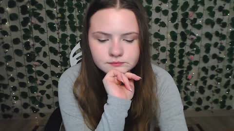 Lina online show from December 3, 4:13 am