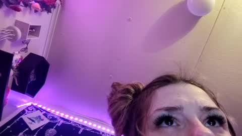 xkittymeowz online show from May 18, 9:04 am
