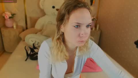 Snapshot of xlindamilfxx chatting on March 2, 6:16 am Linda online show from March 2, 6:16 am