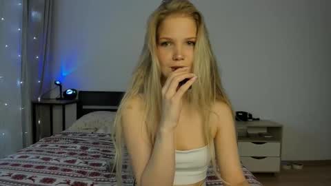 Chloe online show from November 21, 10:50 am