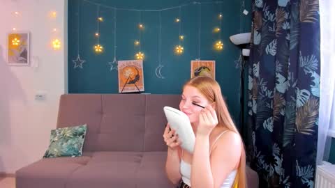 Chloe online show from December 13, 7:26 am