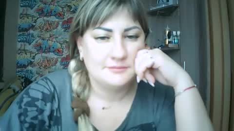 xLucyWowx online show from October 4, 8:20 am