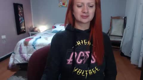 Snapshot of xnathashax1 chatting on December 27, 10:59 pm luciana online show from December 27, 10:59 pm