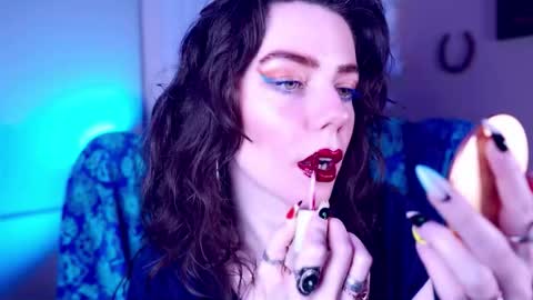 Bella Bondai online show from February 11, 3:30 am