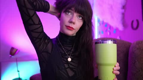 Bella Bondai online show from December 4, 3:48 am