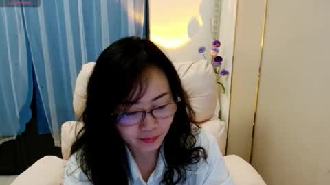 LiLiLi online show from April 29, 12:30 pm