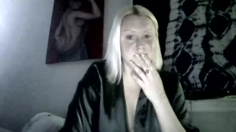 xxdarkangelxx33666 online show from August 9, 6:40 am