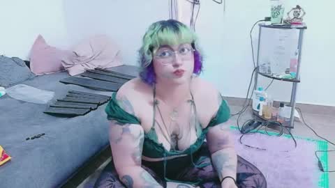 xxgreengoodxx online show from May 25, 8:52 pm