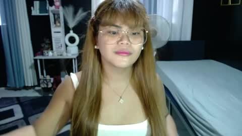Kylie Smith online show from May 26, 9:58 pm