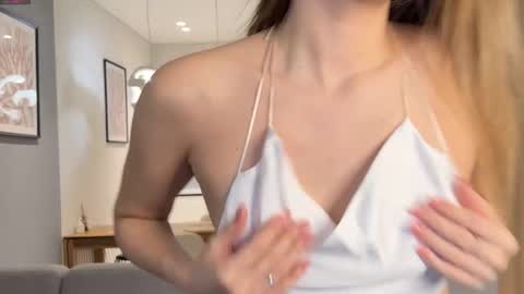 Molly online show from March 27, 3:52 am