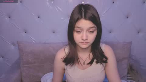 foxy online show from May 20, 5:43 pm