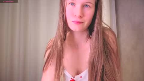 Snapshot of yana_squrel_22 chatting on October 11, 2:09 pm Yana online show from October 11, 2:09 pm