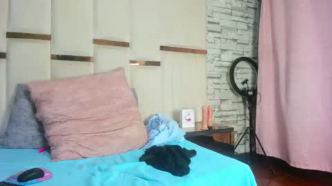 yanetrose online show from July 5, 4:19 am
