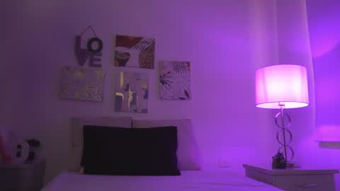 Snapshot of yayoi_cresp18 chatting on December 17, 8:43 pm yayoi_cresp18 online show from December 17, 8:43 pm