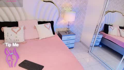  YazminJenner  online show from May 12, 5:37 am